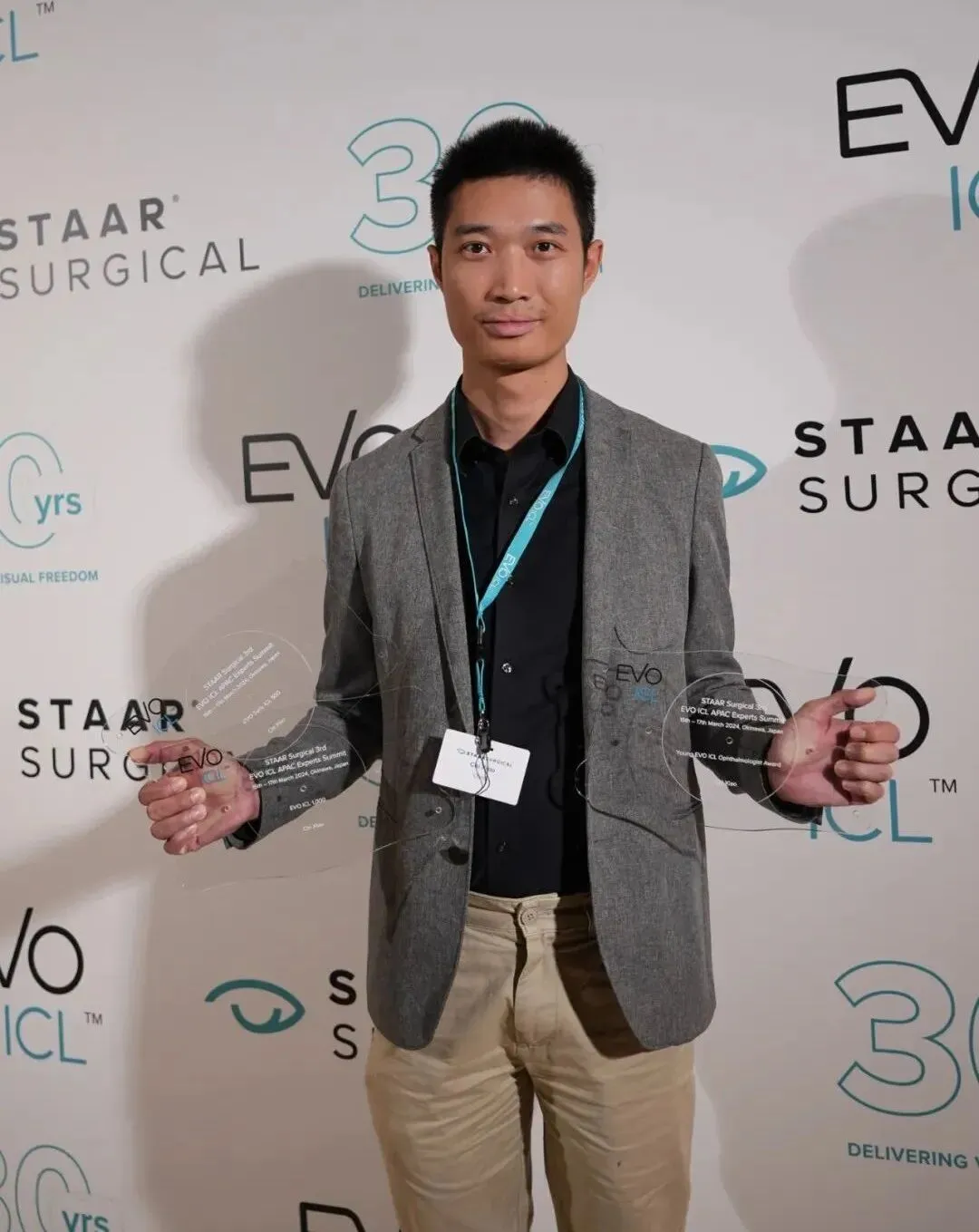 肖迟主任荣获“Young EVO ICL Ophthalmologist Award”“EVO ICL 1000例”“EVO Toric ICL 500例”奖项